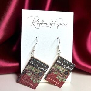 To Kill A Mockingbird Book Lover Dangle Earrings NWT